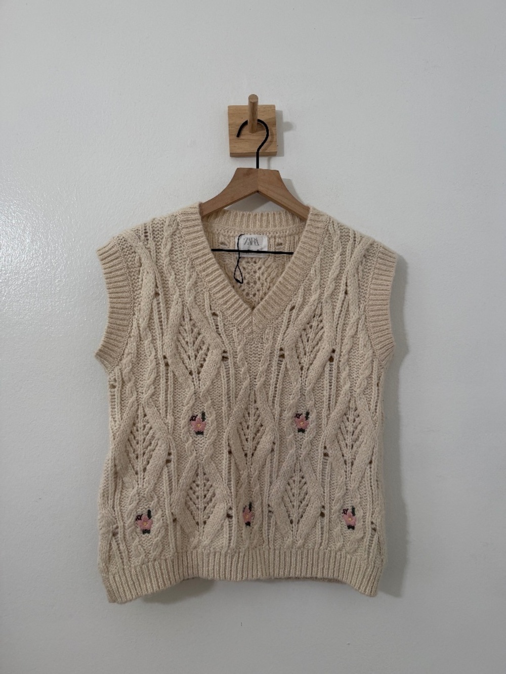 Zara Girls Knit Sweater Vest Beige Cream Floral 13-14 Whimsical Cottage